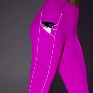 Fabletics Trinity Motion365® Mid-Rise Pockets 7/8 Legging - Reflective Trim!